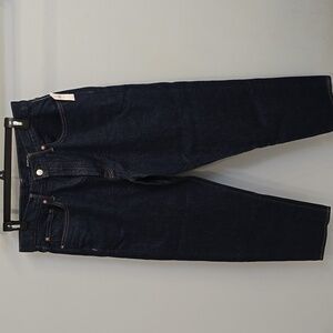 GAP Relaxed Taper Darkwash Jean's in 33x30
